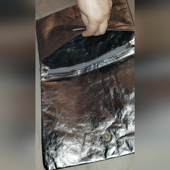 NWT UASHMAMA ITALIAN MADE METALLIC CLUTCH ~ 11" x 9" ~ FOLD-OVER,1 SNAP CLOSURE - Picture 6 of 16